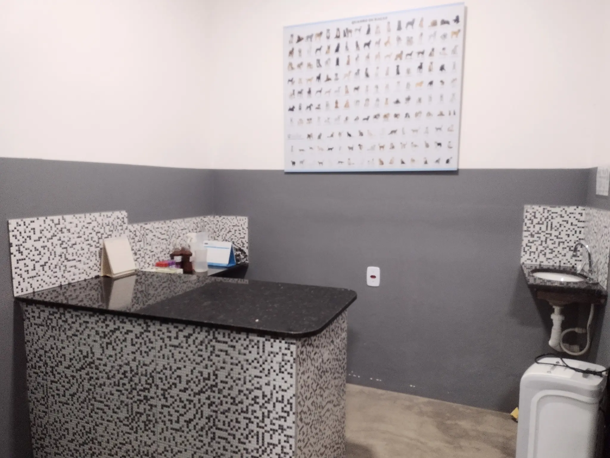 Laboratório com equipamentos de análise