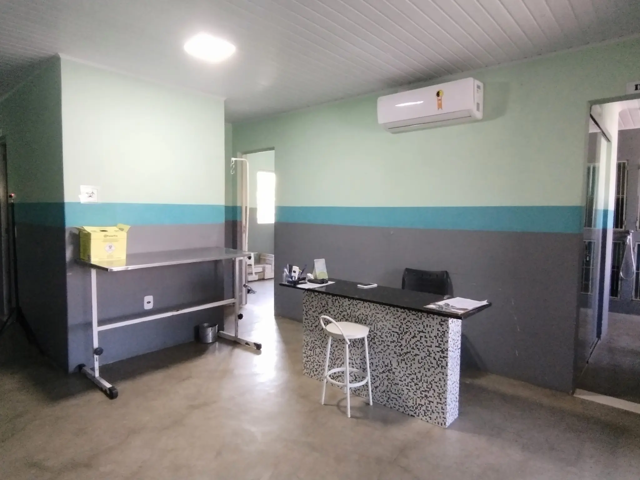 Recepção acolhedora da clínica